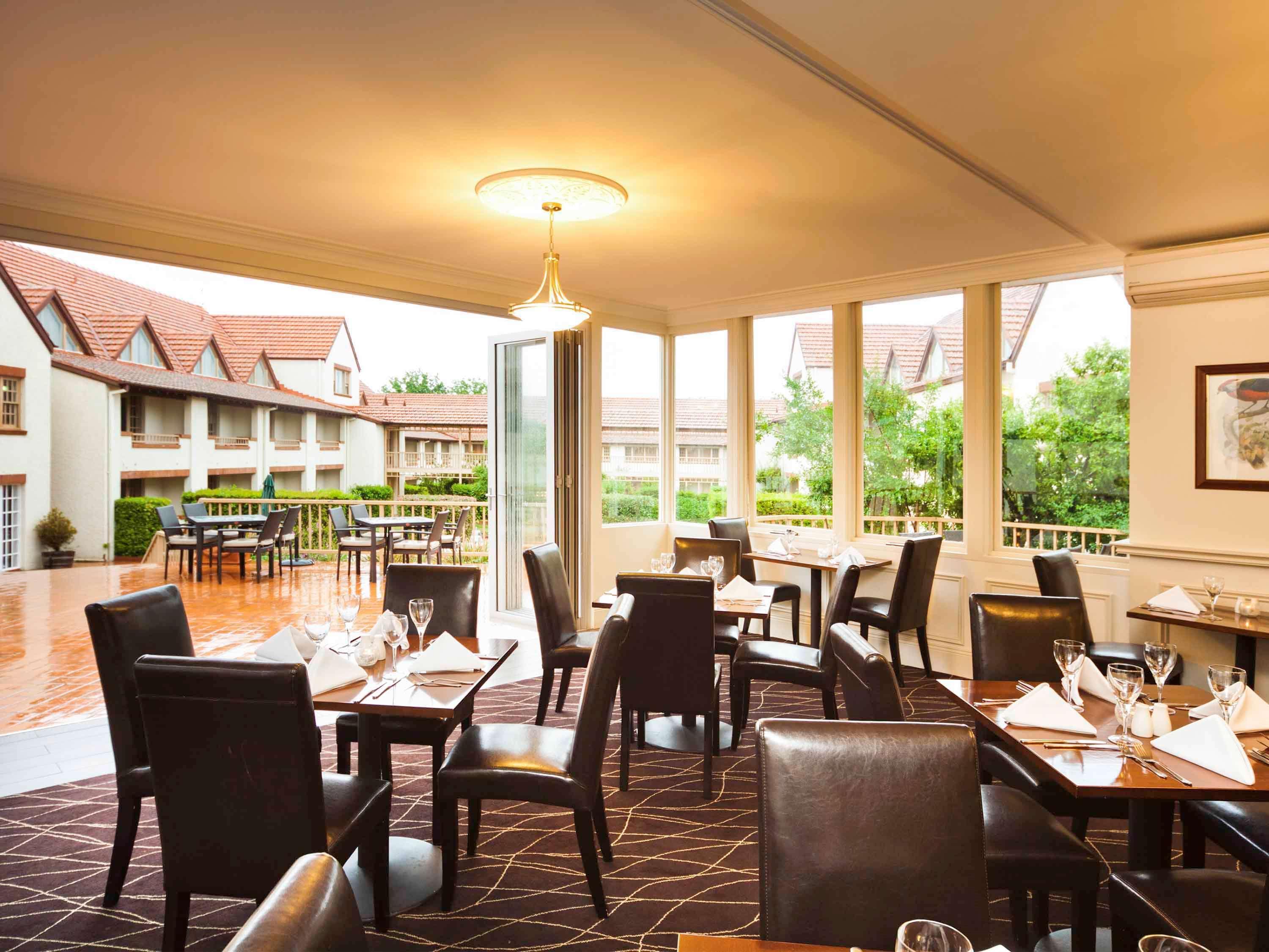 Mercure Canberra Exterior foto
